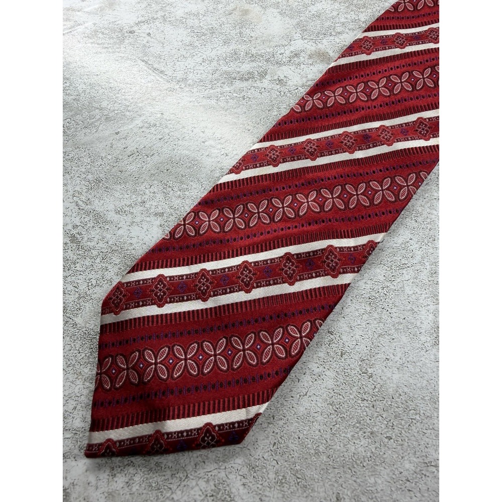 Steve Harvey Collection Tie Mens One Size Red 100% Silk Pointed Striped Necktie